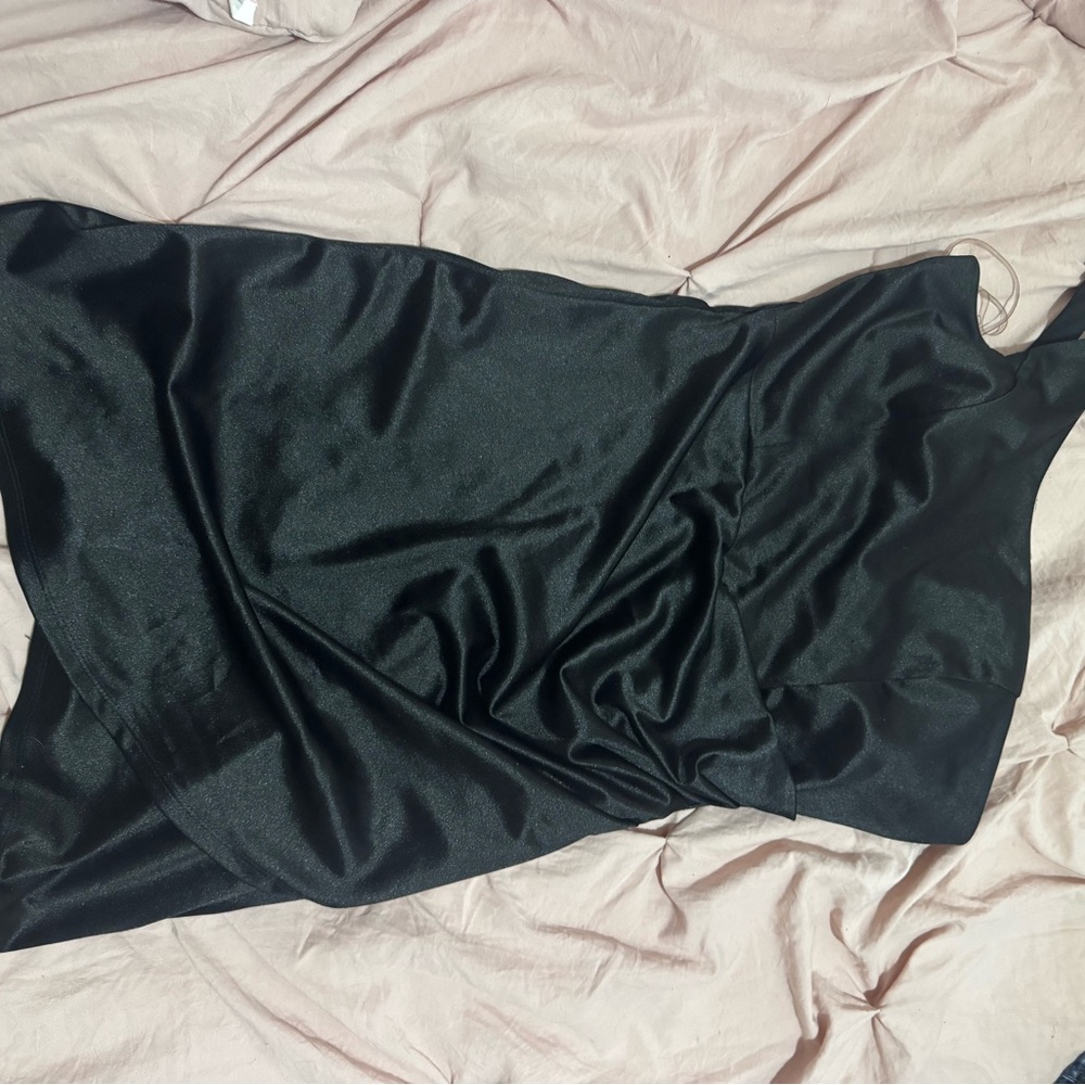 Emerald Sundae Sleek Black Dress